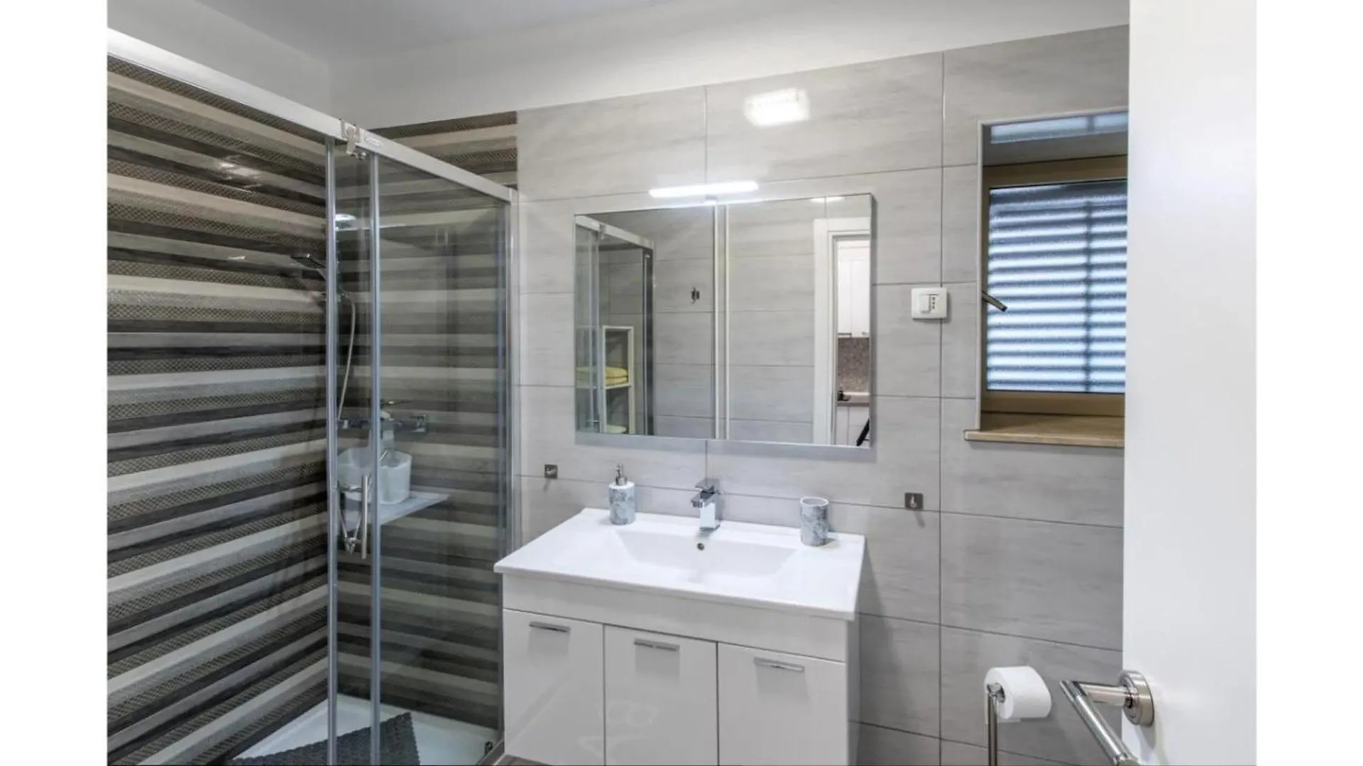 Comfortable Apartment In Umag With Parking Space Murine